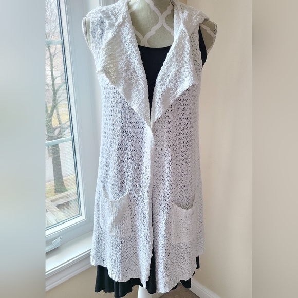 Knitted Vest - Picture 1 of 3